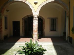 The facade or entrance of Casa Mario Lupo - Apartments and Rooms