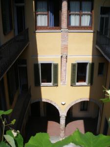 The building in which Az apartmant is located