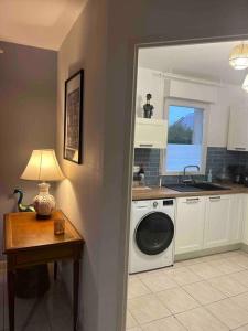 Η κουζίνα ή μικρή κουζίνα στο Appartement Etape en presqu'île +3 φωτογραφίες