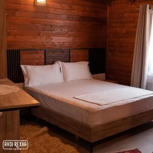 Hotel Avdi Rexha客房内的一张或多张床位