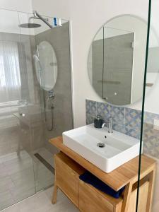 A bathroom at Pannonia Apartments