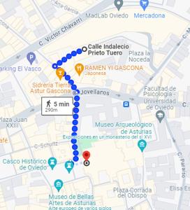 um mapa da cidade de Milão com pontos vermelhos em Asturias City and Sea em Oviedo