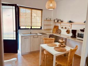 Кухня или мини-кухня в Afroditi Junior Suites
