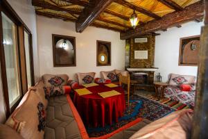 Posezení v ubytování Kasbah Du Roches Armed