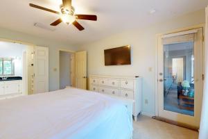 Gambar di galeri bagi 5550 Turtle Cove Lagoon View di Kiawah Island