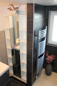 Ένα μπάνιο στο Appartement Am Turm +23 φωτογραφίες