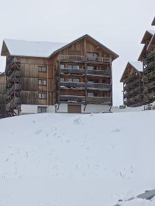 Appartement cosy dans chalet vue Montagne v zime