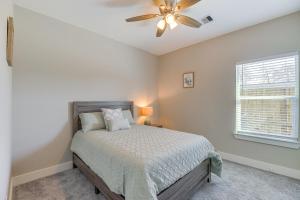 A bed or beds in a room at Quiet Houston Home - 9 Mi to Downtown Aquarium!