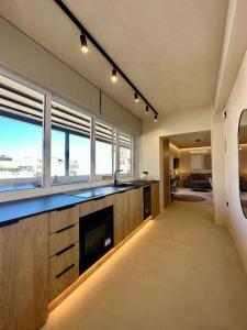 Η κουζίνα ή μικρή κουζίνα στο BlueMotion - SkytouchSuite