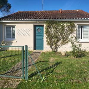 Το κτήριο όπου στεγάζεται  η παραθεριστική κατοικία