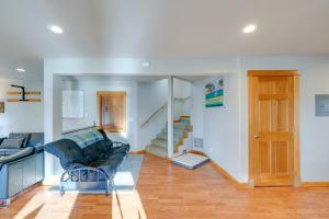 Φωτογραφία από το άλμπουμ του Quaint Mount Vernon Studio Rental with Big Lake View σε Mount Vernon +18 φωτογραφίες