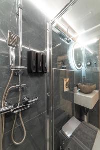 Koupelna v ubytování Elite Suite Loutraki