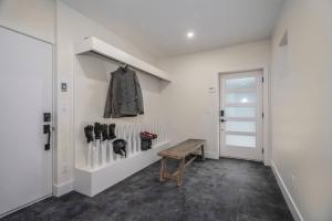 Fotografie z fotogalerie ubytování Black Diamond Cabin - Sasquatch Mountain Resort v destinaci Agassiz