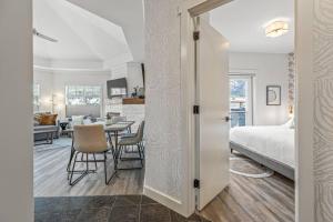 Gallery image of Mountain Vista Escape Downtown in Canmore