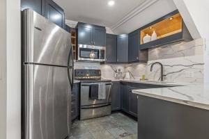 Gallery image of Mountain Vista Escape Downtown in Canmore