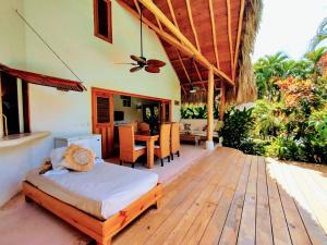 Gallery image of Paradise by the Sea - Villa with Private Pool and Bungalow - Playa Coson - Sleeps 9 in Cosón