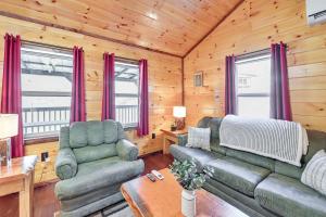 Setusvæði á Private Hot Tub Dog-Friendly Red River Gorge Home