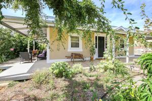 Κήπος έξω από το Orchard House