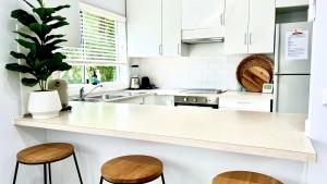A cozinha ou cozinha compacta de Privacy on Ti Tree