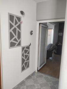 Fotografie z fotogalerie ubytování Apartments with parking spaces Supetar, Brac - 5627 v destinaci Supetar