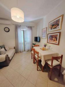 Χώρος καθιστικού στο Apartments by the sea Barbat, Rab - 22561