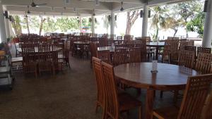 Restaurace v ubytování Mamutik Island Lodge