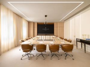 Zona business o sala conferenze di Lanson Place Causeway Bay, Hong Kong