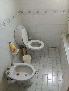 Ένα μπάνιο στο Casa ABUELO WILSON Santa Teresita +12 φωτογραφίες