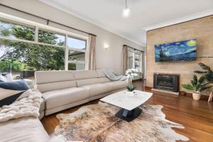 Χώρος καθιστικού στο Bellevue Heights HolidayHome - Flinders Uni & Med