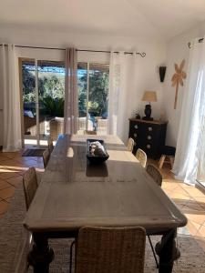 Posedenie v ubytovaní Villa Valentine by Intendance Excellency