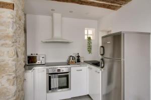 Dapur atau dapur kecil di Palm house Sauna city center ideal Insead +14 gambar