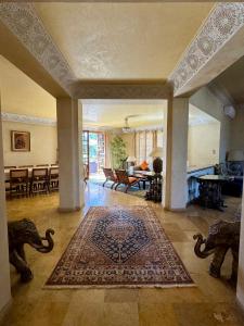 Χώρος καθιστικού στο Villa Ross