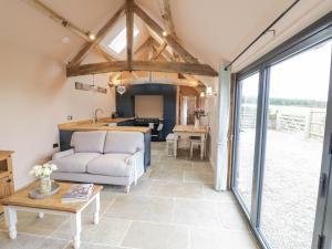 Ruang duduk di Meadow Barn