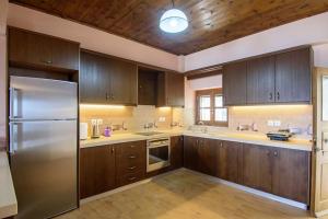 Gallery image of Casa Del Mare Sea View House up to 6 guests in Mandrakion +38 photos