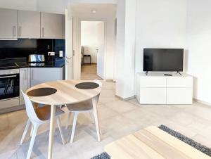 Kuchyň nebo kuchyňský kout v ubytování Belair New 1BR w/ Balcony+Garage
