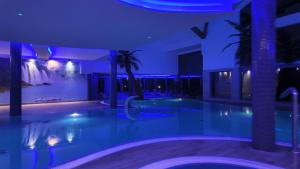 Bazén v ubytování Hotel Oskar Business & Spa nebo v jeho okolí