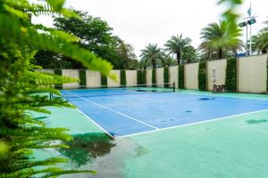 Tenis a/nebo squash v ubytování Shenzhen Marriott Hotel Golden Bay nebo okolí