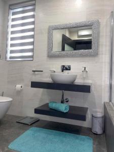 Koupelna v ubytování Marsascala Sea View 2 Bed Apartment close to center! HPI 9934