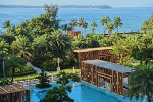 Bazén v ubytování Shenzhen Marriott Hotel Golden Bay nebo v jeho okolí