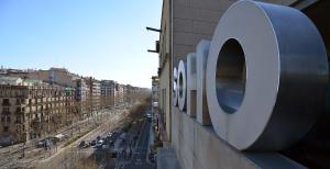 Un edificio con un gran círculo al costado. en Hotel Soho, en Barcelona 44 fotos más