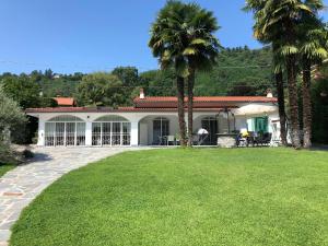 Κήπος έξω από το Casa Blanca