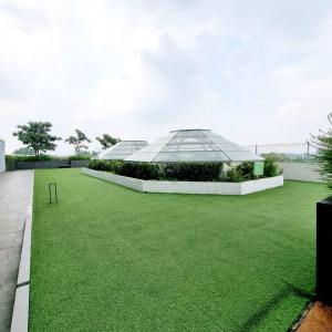 Taman di luar Apt Serpong Garden Studio With Pool and Wi-Fi