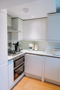 Dapur atau dapur kecil di Modern 1BR in Brixton - Just Renovated!
