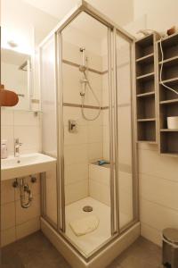 Phòng tắm tại App 3215 - Himmelsruhe Kurhotel Schluchsee - mit Indoorpool, Schluchsee