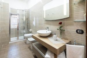 Koupelna v ubytování B&B VESUVIAN STONE