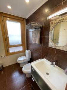 Billede fra billedgalleriet på Apartamento con gran terraza y vistas a la catedral. i Burgos