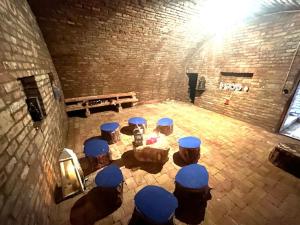 Reštaurácia alebo iné gastronomické zariadenie v ubytovaní Apartman pri X Bionic Sphere Samorin s vínnou pivnicou