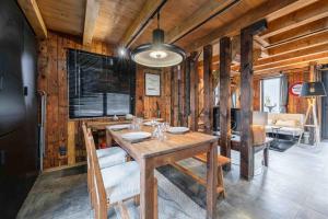 Reštaurácia alebo iné gastronomické zariadenie v ubytovaní SmartStay Chalet ETAILYA - Bain nordique