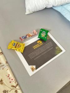 Certifikát, hodnocení, plakát nebo jiný dokument vystavený v ubytování Cantinho Aconchegante - Quarto 01 AR-condicionado