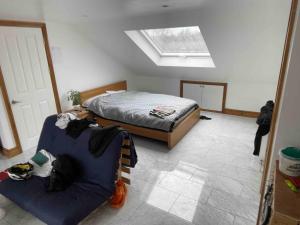 Postel nebo postele na pokoji v ubytování Large ensuite room in Dulwich (Gipsy Hill)